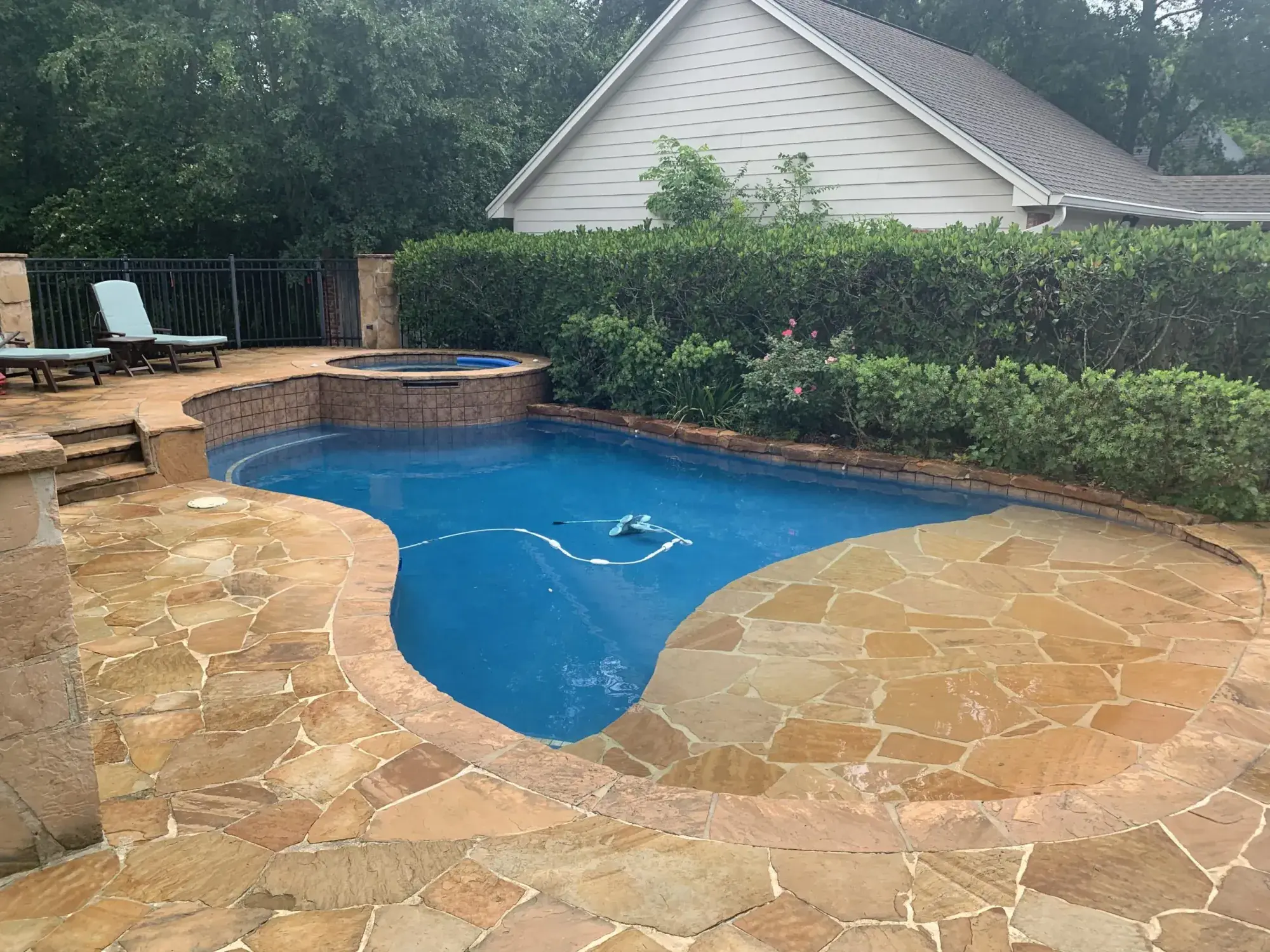 A Houston backyard built by Venture Pool Company